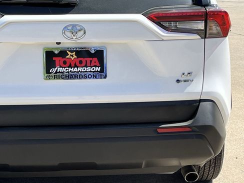 Used 2025 Toyota RAV4 LE image 6