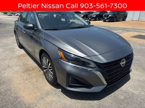 Certified 2025 Nissan Altima 2.5 SV FWD image 1