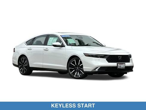 Used 2023 Honda Accord Touring image 4