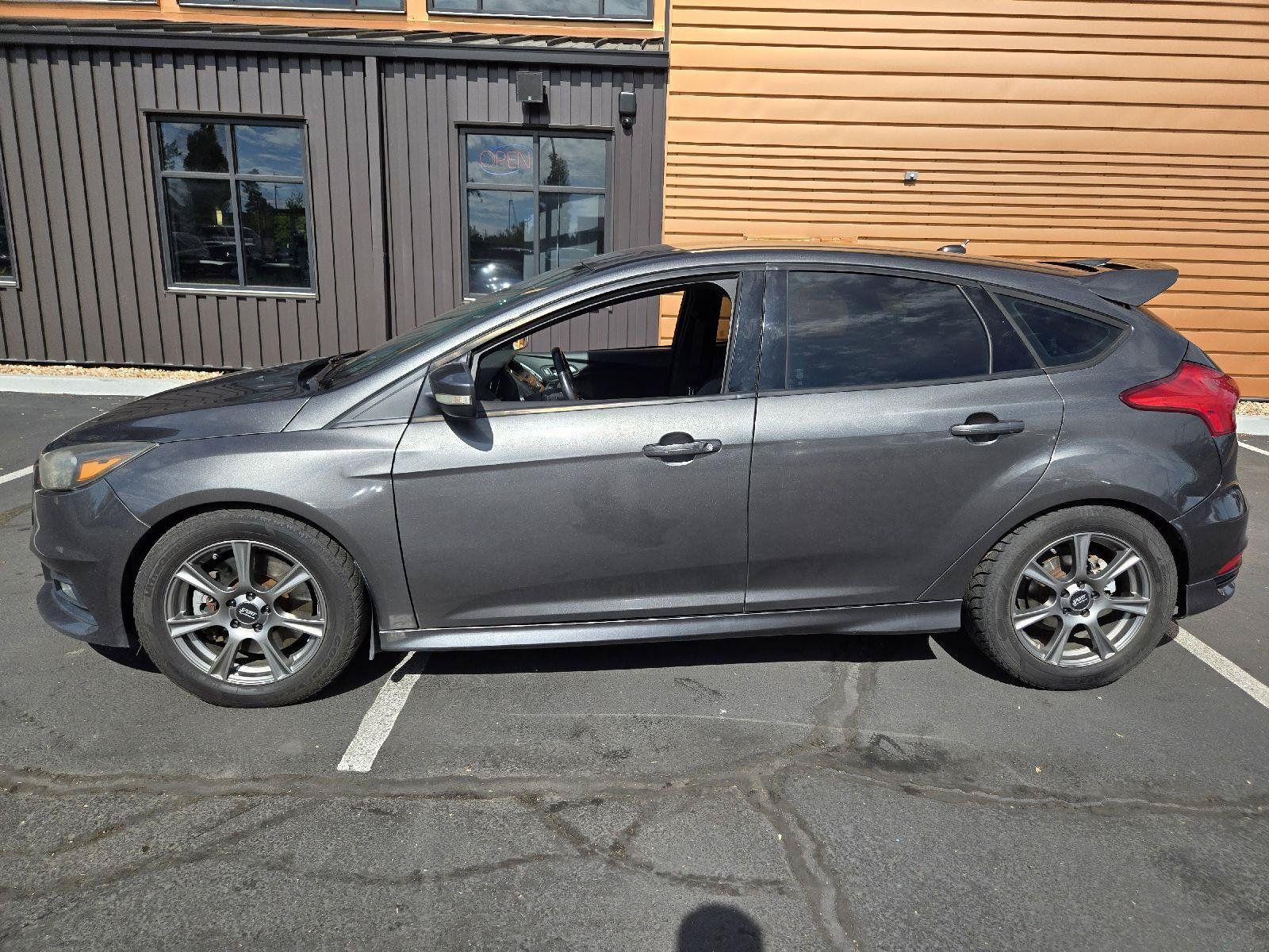 Used 2016 Ford Focus ST FWD image 2