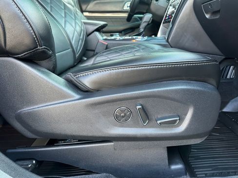 Used 2017 Ford Explorer Platinum image 47