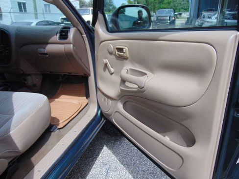 Used 2001 Toyota Tundra 2WD Regular Cab image 17