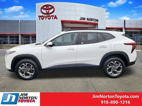 Used 2025 Chevrolet Trax LT w/ Driver Confidence Package FWD image 5
