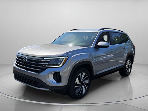 Certified 2025 Volkswagen Atlas SE FWD image 1