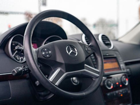 Used 2011 Mercedes-Benz GL 320 BlueTEC 4MATIC image 9