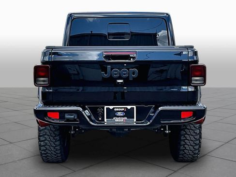 Used 2024 Jeep Gladiator Sport AWD/4WD image 5