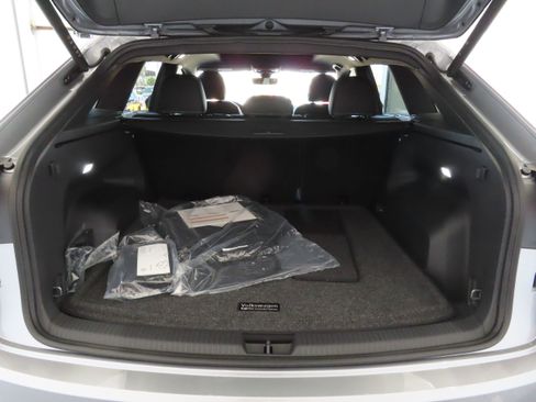 New 2026 Volkswagen Atlas Cross Sport SEL R-Line AWD/4WD image 24