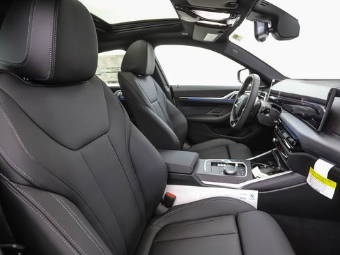 New 2026 BMW i4 xDrive40i w/ Premium Package AWD/4WD image 31