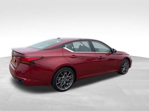 Certified 2024 Nissan Altima 2.0 SR image 4