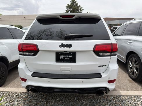Used 2018 Jeep Grand Cherokee SRT image 9