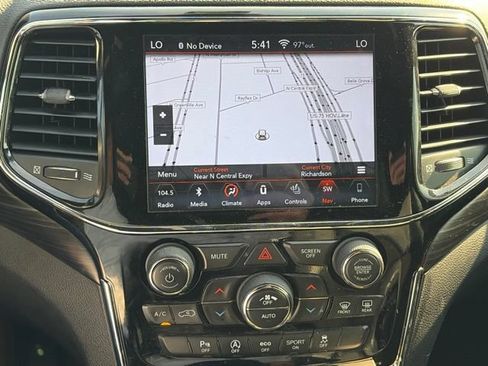 Used 2019 Jeep Grand Cherokee Altitude RWD image 8