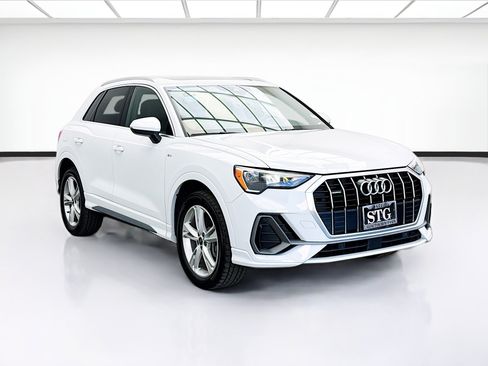 Used 2021 Audi Q3 2.0T Premium w/ Convenience Package AWD/4WD image 3