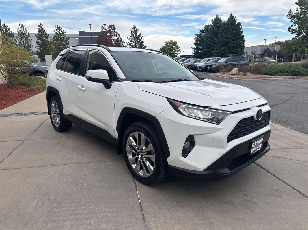 Used 2019 Toyota RAV4 XLE Premium w/ Advanced Technology Package AWD/4WD image 4
