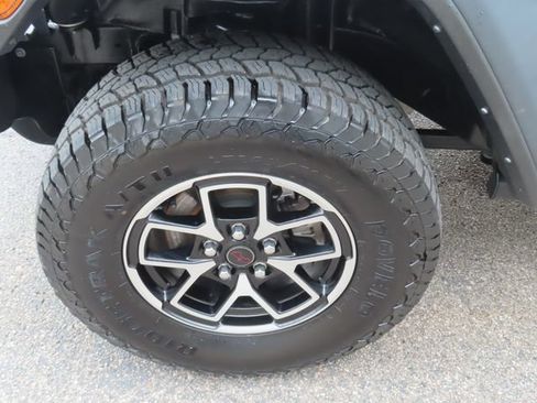Used 2024 Jeep Wrangler Unlimited Rubicon AWD/4WD image 14