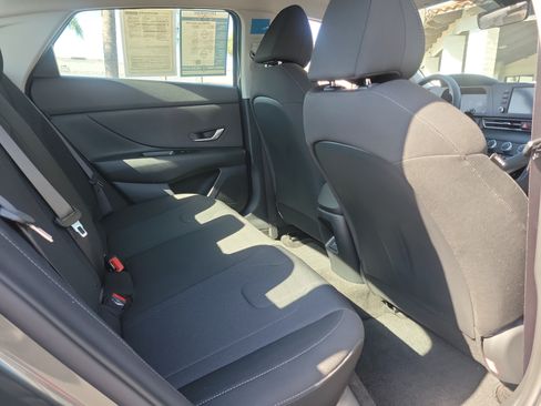 Certified 2026 Hyundai Elantra SE w/ Cargo Package FWD image 23