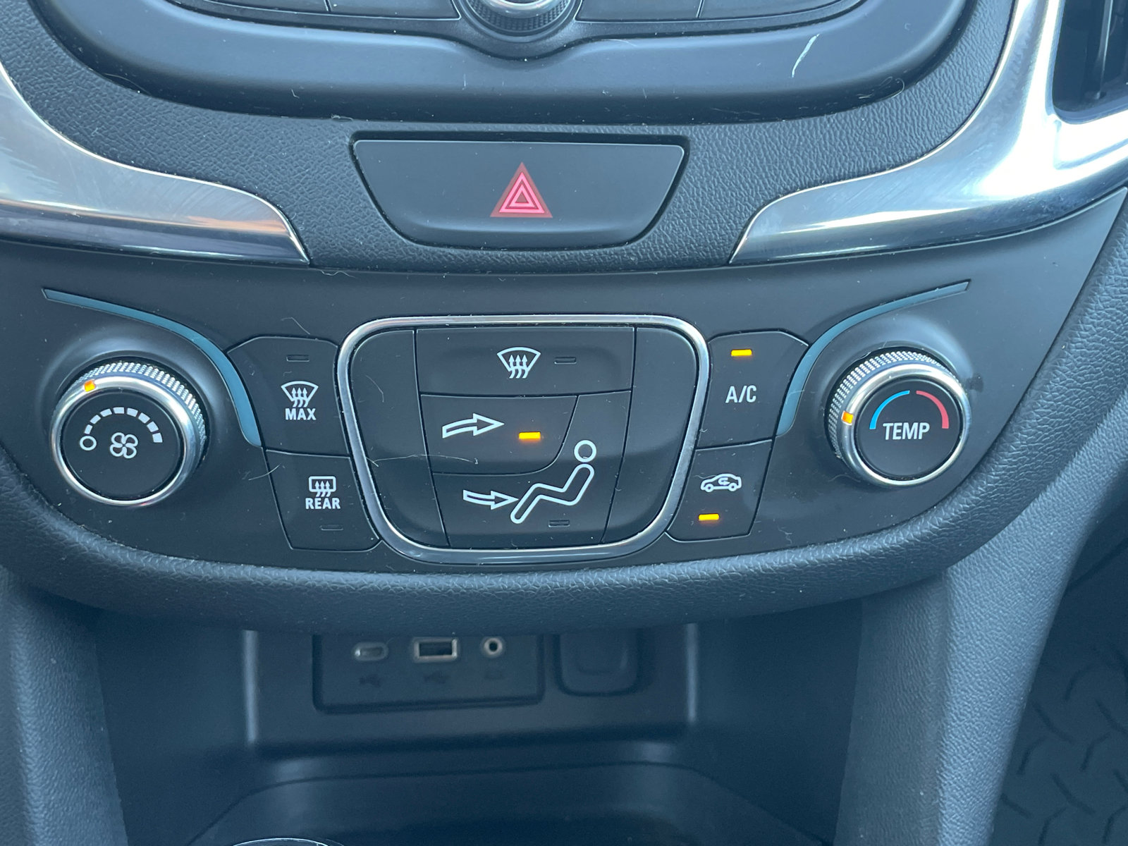 Used 2019 Chevrolet Equinox LT AWD/4WD image 15