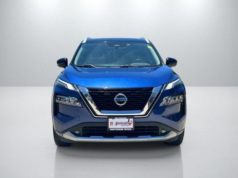 Used 2021 Nissan Rogue Platinum FWD image 2