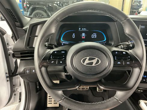 Certified 2025 Hyundai Elantra Sport FWD image 9