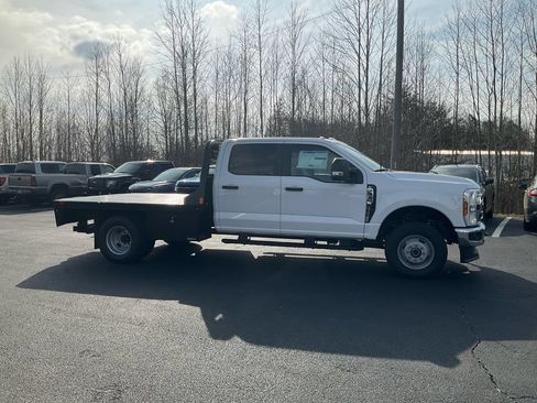 New 2026 Ford F350 XL w/ XL Chrome Package AWD/4WD image 4