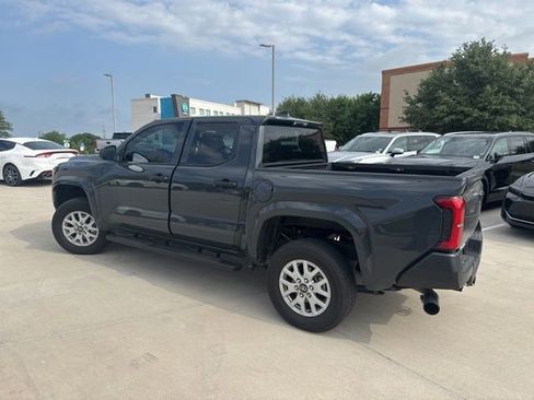 Used 2025 Toyota Tacoma SR image 4