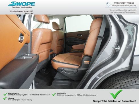 Used 2024 Nissan Pathfinder Platinum AWD/4WD image 12