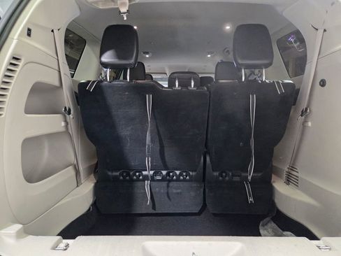 Used 2023 Chrysler Pacifica Touring-L image 20