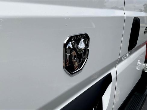 Used 2025 RAM ProMaster 2500 w/ Storage Group FWD image 9