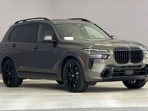 New 2026 BMW X7 xDrive40i w/ M Sport Package AWD/4WD image 6