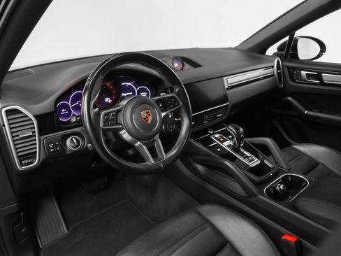Certified 2022 Porsche Cayenne Platinum Edition AWD/4WD image 4