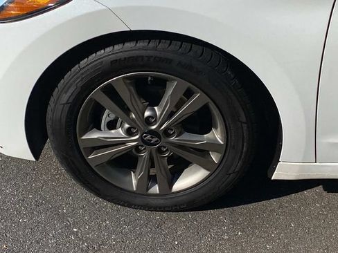 Used 2018 Hyundai Elantra Value Edition FWD image 6