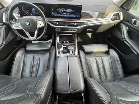 Used 2025 BMW X7 xDrive40i AWD/4WD image 11