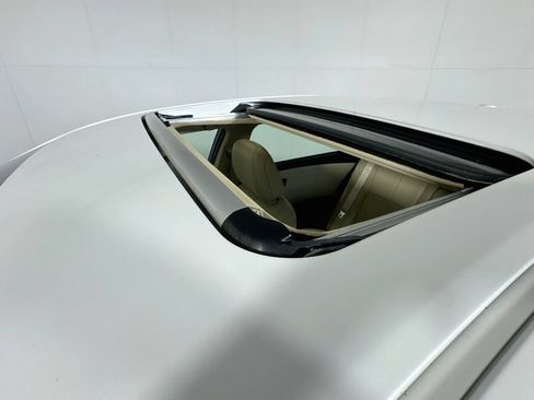 Used 2016 Toyota Avalon XLE Premium FWD image 12