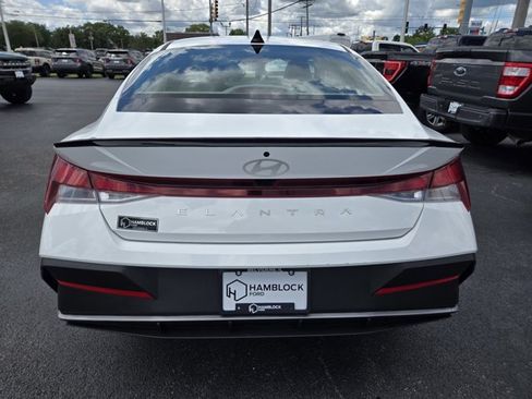 Used 2025 Hyundai Elantra Sport FWD image 6