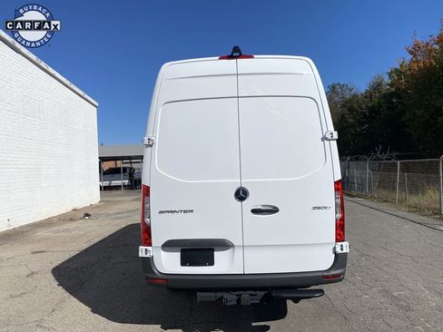 Used 2025 Mercedes-Benz Sprinter 2500 image 3