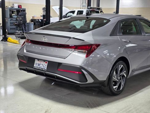 Certified 2025 Hyundai Elantra Sport FWD image 11