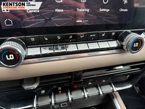 Used 2024 GMC Canyon Denali image 27