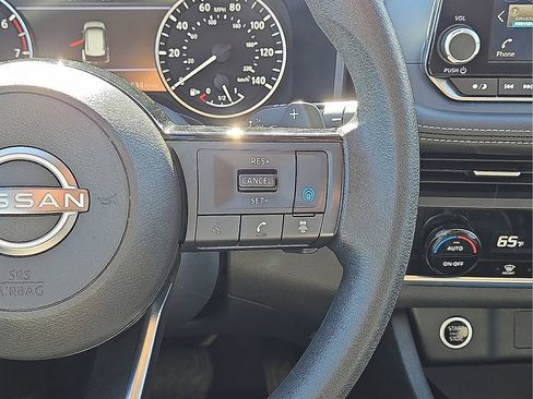 Used 2023 Nissan Rogue SV image 20