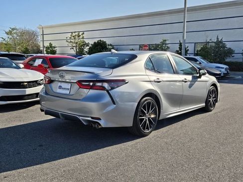 Used 2024 Toyota Camry SE image 7