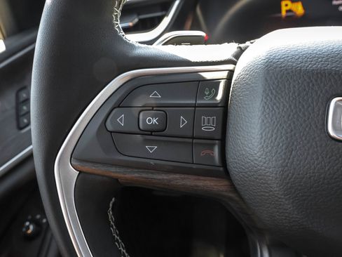 New 2025 Jeep Grand Cherokee Limited w/ Luxury Tech Group II image 28