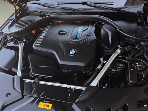 Used 2023 BMW 530e 530e iPerformance w/ Premium Package image 34