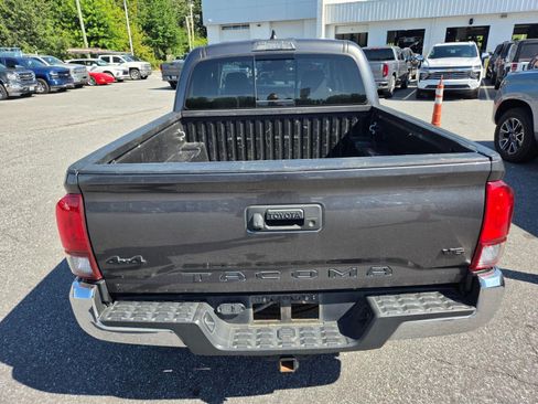 Used 2020 Toyota Tacoma SR5 AWD/4WD image 7