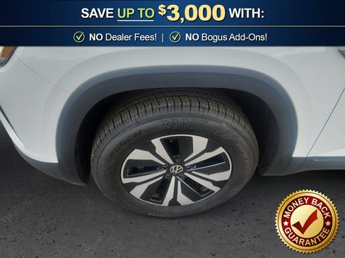 Used 2024 Volkswagen Atlas Cross Sport SE FWD image 13