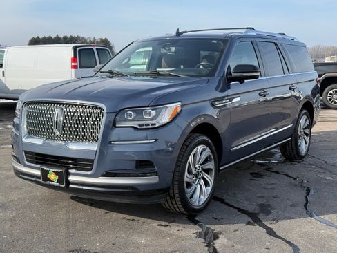 Used 2023 Lincoln Navigator L Reserve w/ Equipment Group 201A image 4