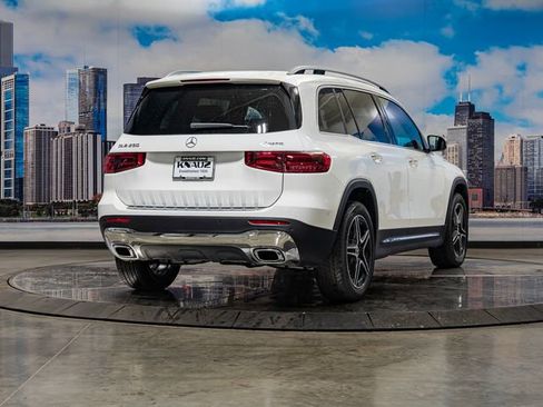 Used 2026 Mercedes-Benz GLB 250 4MATIC image 8