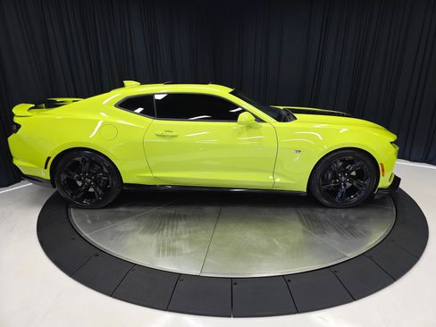 Used 2020 Chevrolet Camaro SS image 12