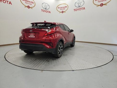 Used 2020 Toyota C-HR XLE image 8