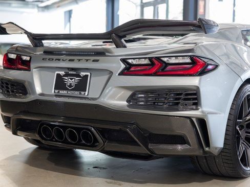 Used 2023 Chevrolet Corvette Z06 w/ Z07 Performance Package image 22