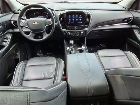 Used 2021 Chevrolet Traverse High Country FWD image 18