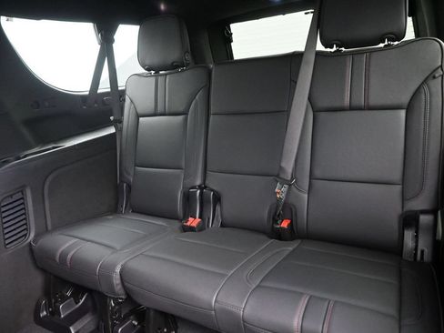 Used 2025 Chevrolet Suburban RST w/ Comfort Package RWD image 16