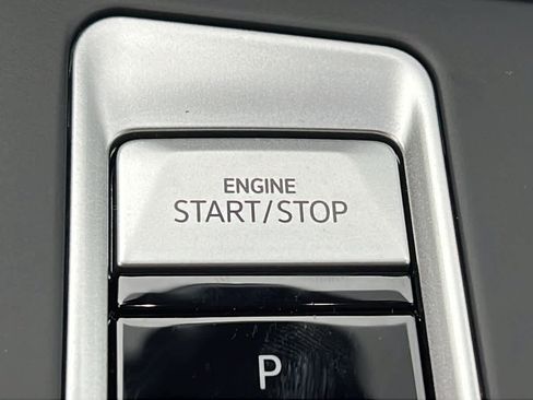 New 2026 Volkswagen Atlas Cross Sport SE image 17